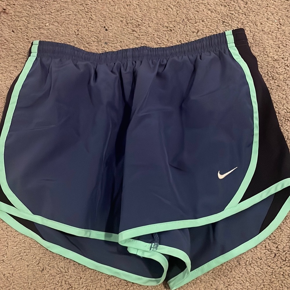 Nike athletic shorts - size youth large